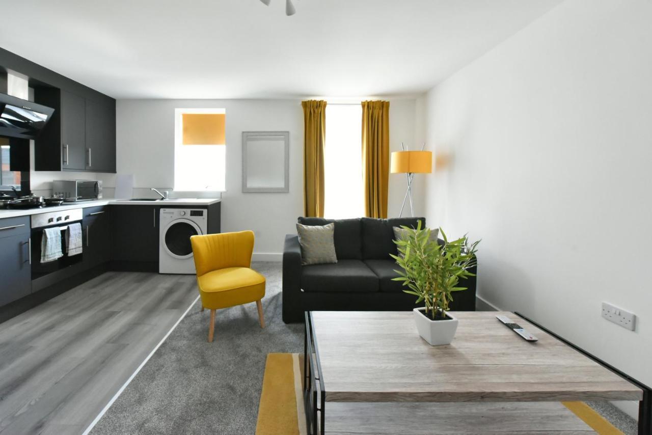 The Breath Taking Cube Aparthotel Pontefract Bagian luar foto